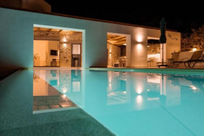 Mikri Sorriso - Luxurious Villa On The Beach